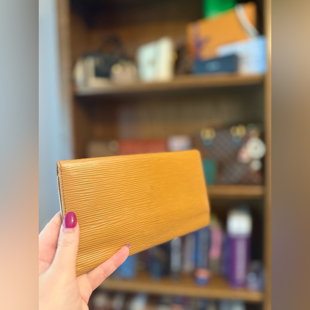 Pre-loved Authentic Louis Vuitton Tan Epi Leather Clutch - Picture 14 of 14
